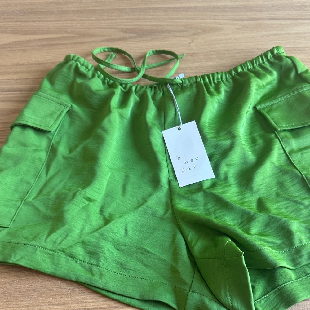 A New Day Women's Bright Green Cargo Shorts